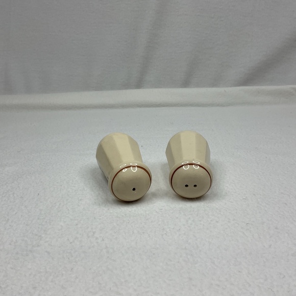 Vintage Cherokee Indian Salt & Pepper - Picture 2 of 6